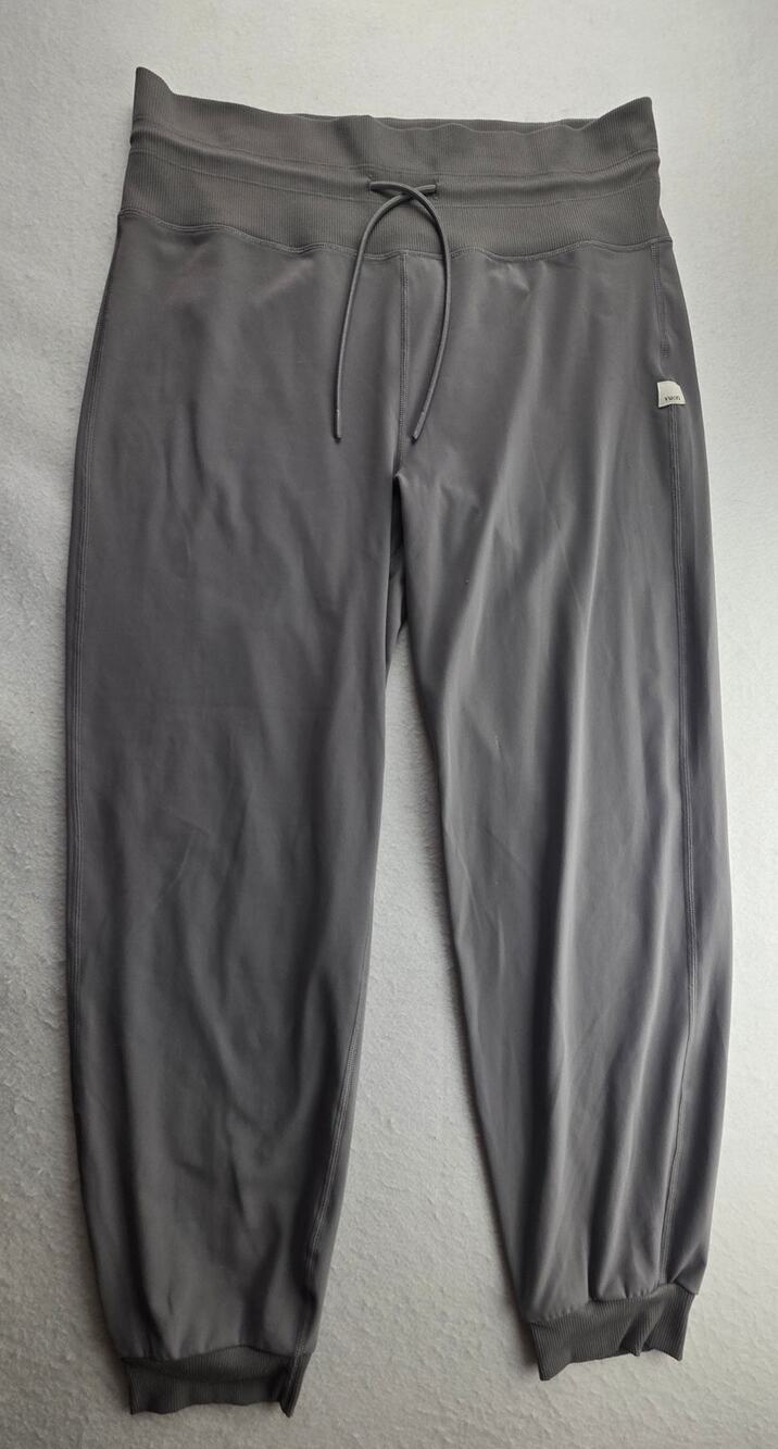 Vuori Women's Olive Jogger Size Large